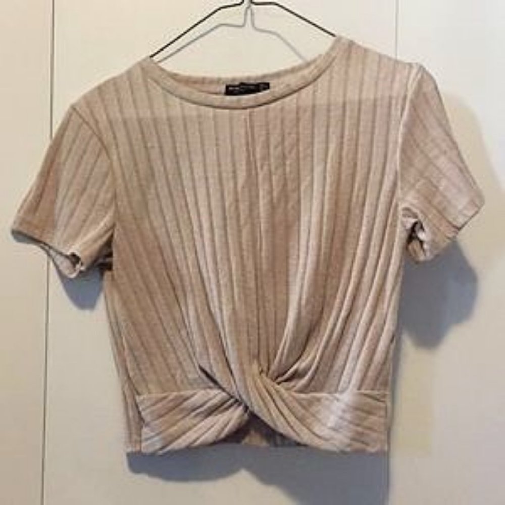 Rosie? 🎁ASOS | Bershka twist front crop top w/ cap sleeves - Picture 14 of 17